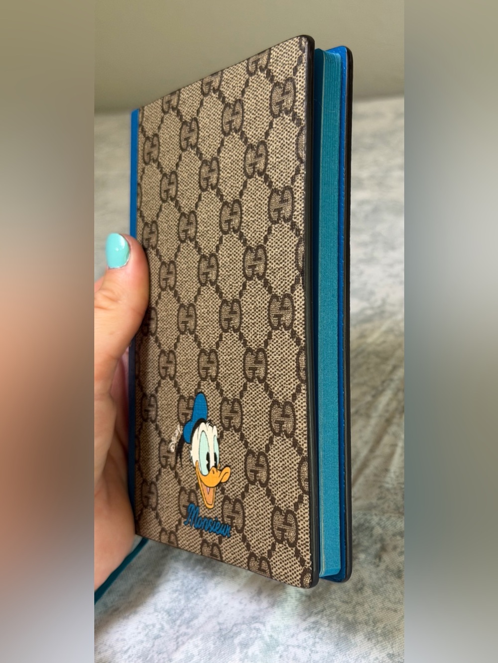 Gucci x Disney GG Supreme Donald Duck notebook - Picture 6 of 14